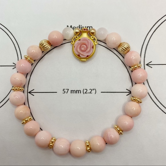 Queen Conch Shell Rose Bracelet - Picture 10 of 10